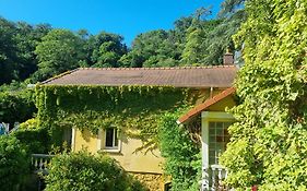 Suite de charme jacuzzi et jardin privé 20 min de Paris et Stade de France